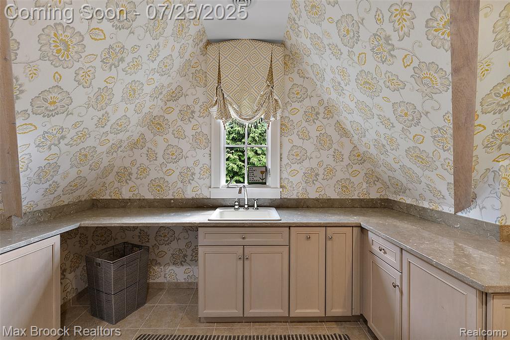 72 Lone Pine Road, Bloomfield Hills, MI 48304 — Photo 33