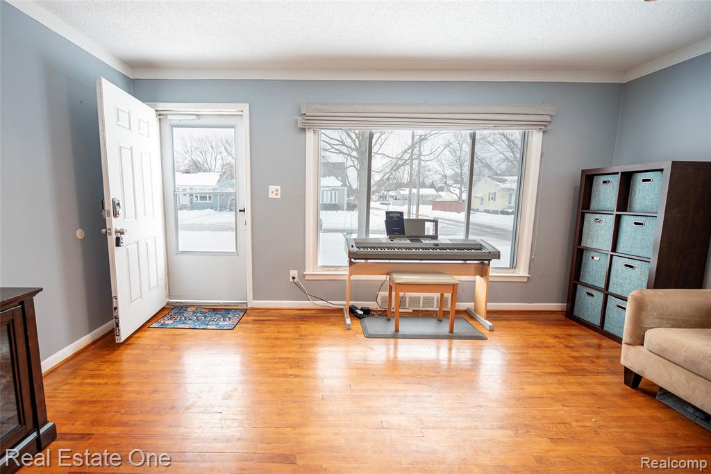 4605 Rosewold Avenue, Royal Oak, MI 48073 — Photo 4