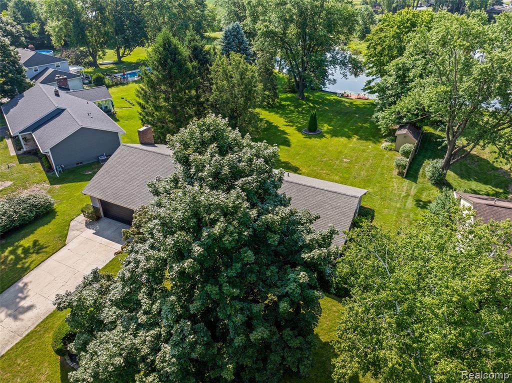 9844 Klais Court, Clarkston, MI 48348 — Photo 30