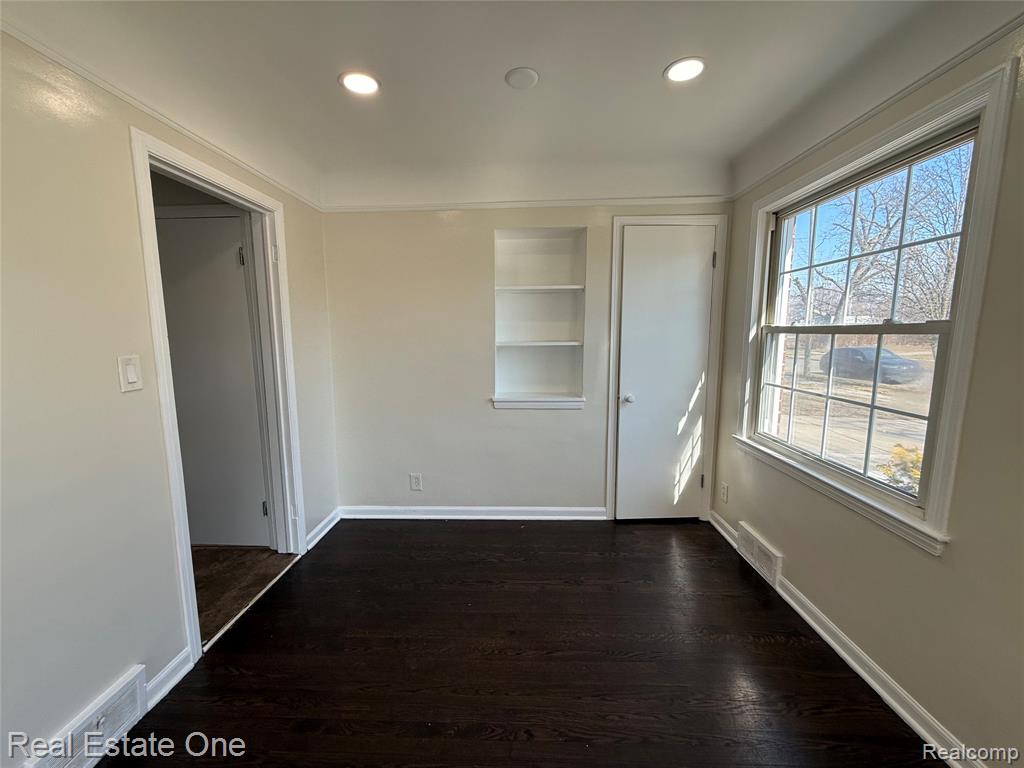 6991 Colonial Street, Dearborn Heights, MI 48127 — Photo 4
