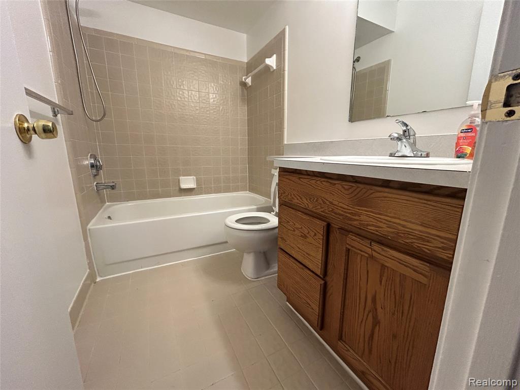 34690 Clarkson Drive W, 27, Fraser, MI 48026 — Photo 11