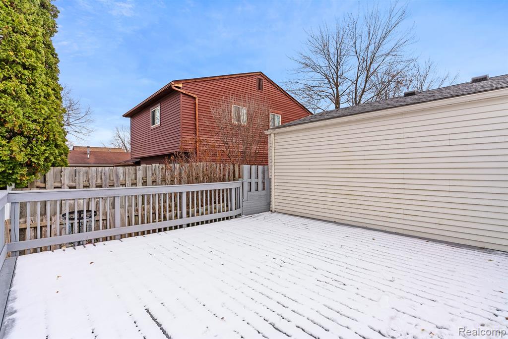 9101 ARLINGTON Drive, Ypsilanti, MI 48198 — Photo 32