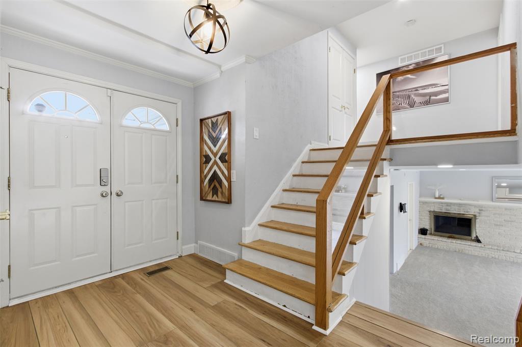 6780 Post Oak Drive, West Bloomfield, MI — Photo 2