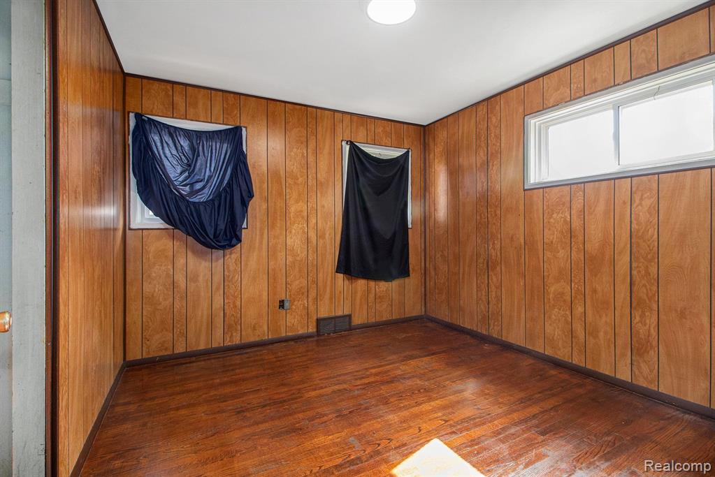 724 Western, Inkster, MI 48141 — Photo 11