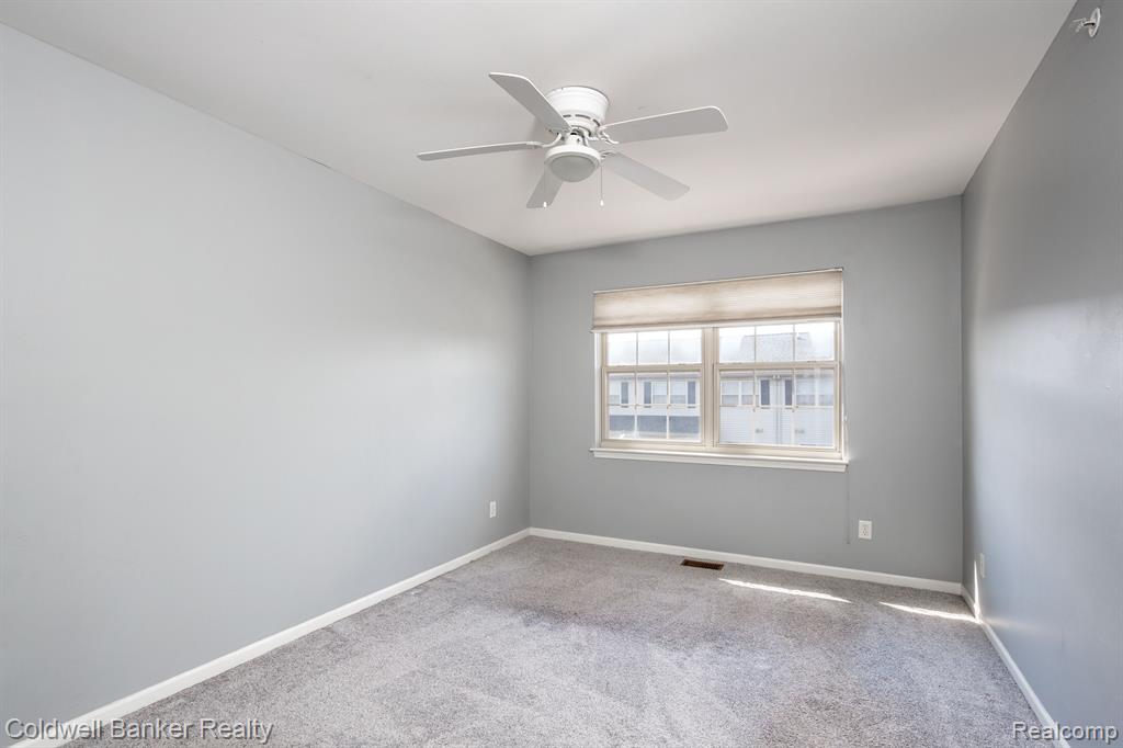 29427 Glen Oaks Boulevard E, Farmington Hills, MI 48334 — Photo 22