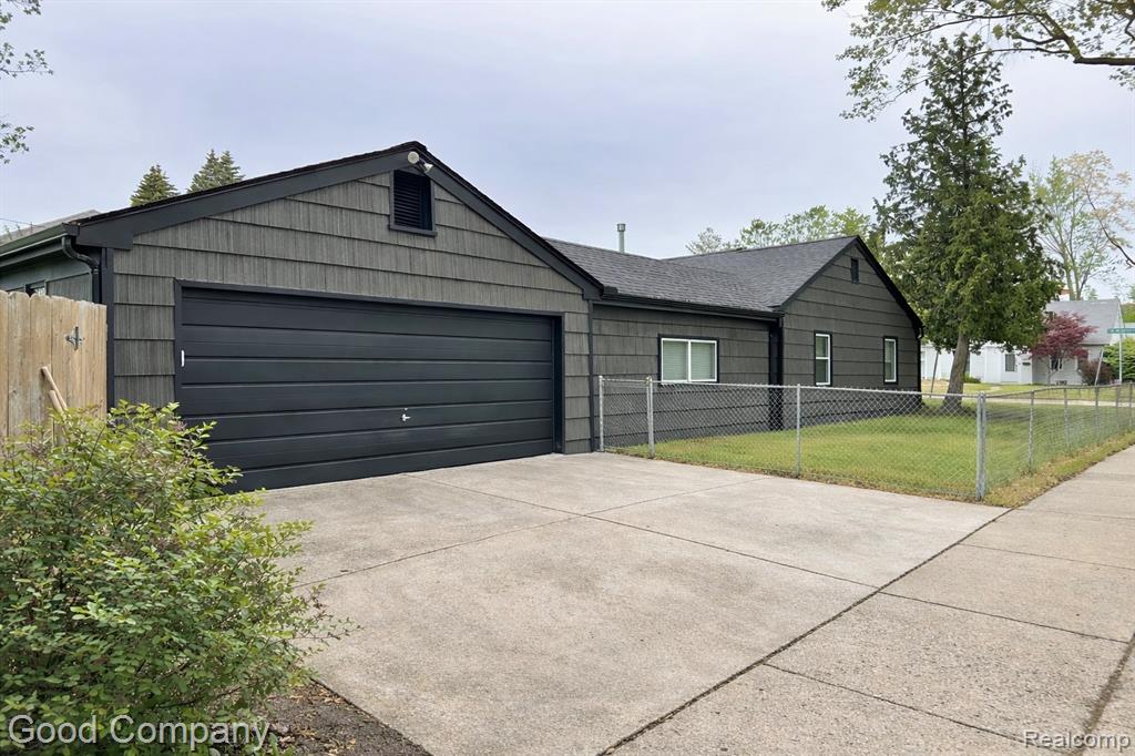 626 E Windemere Avenue, Royal Oak, MI 48073 — Photo 35