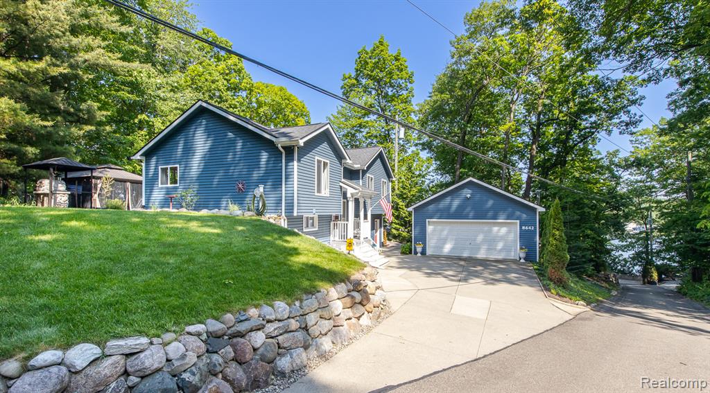 8642 Thendara Boulevard, Clarkston, MI 48348 — Photo 2