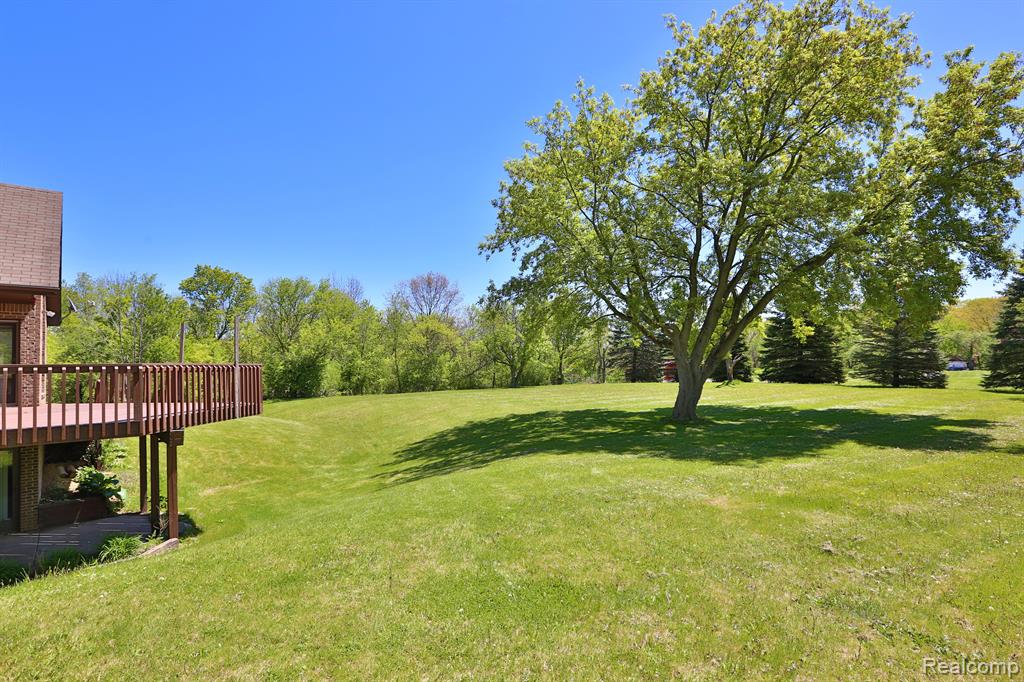 53201 MARANATHA Lane, Wixom, MI 48393 — Photo 34