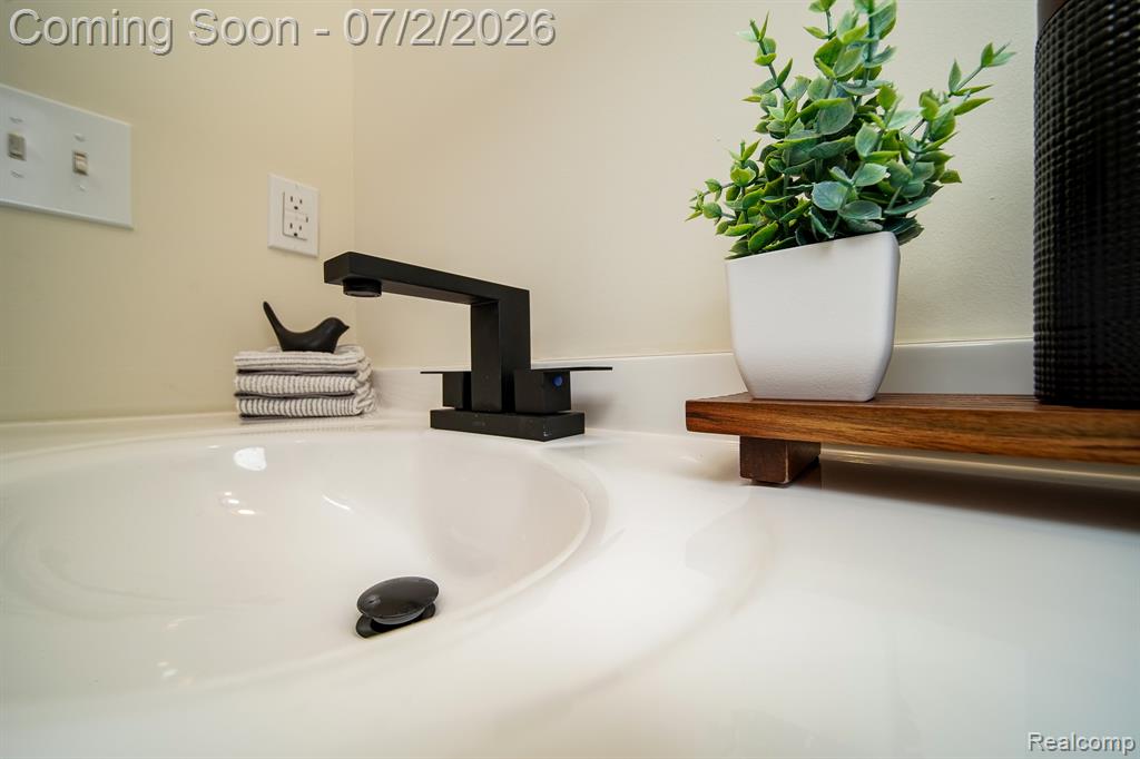 5558 Bedell Road, Sterling Heights, MI 48310 — Photo 34