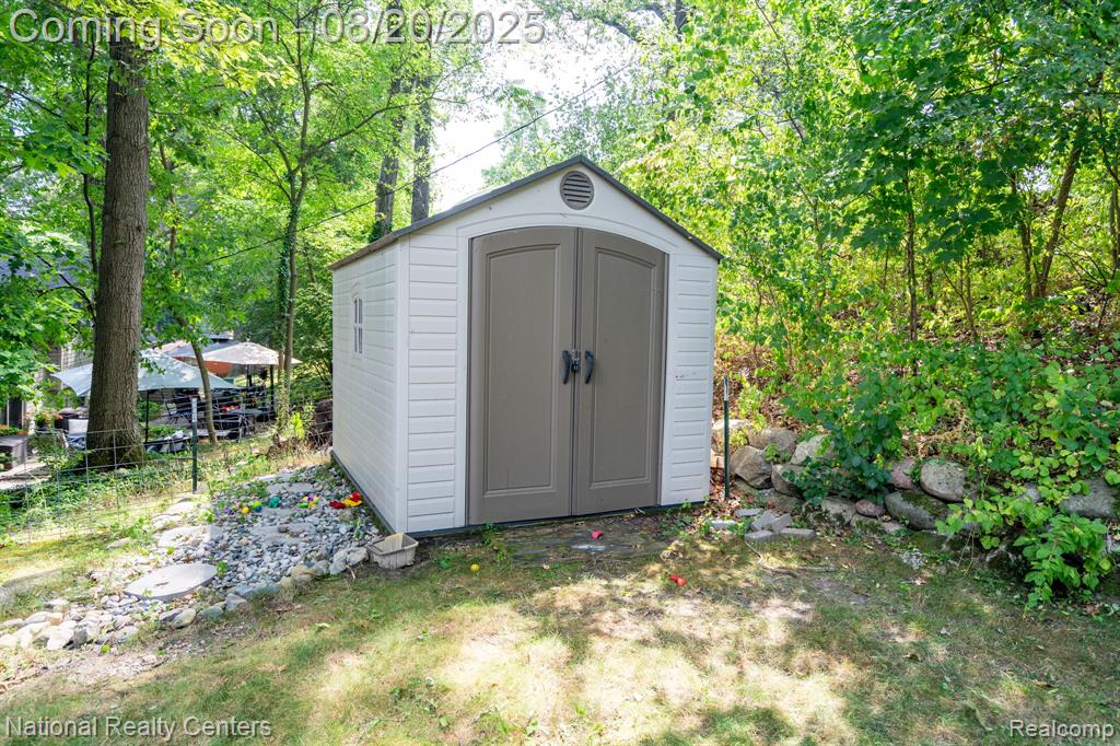 9275 Thendara Boulevard, Clarkston, MI 48348 — Photo 34