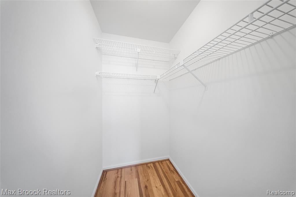 718 Claire Pointe Drive, 17, Saint Clair Shores, MI 48081 — Photo 14