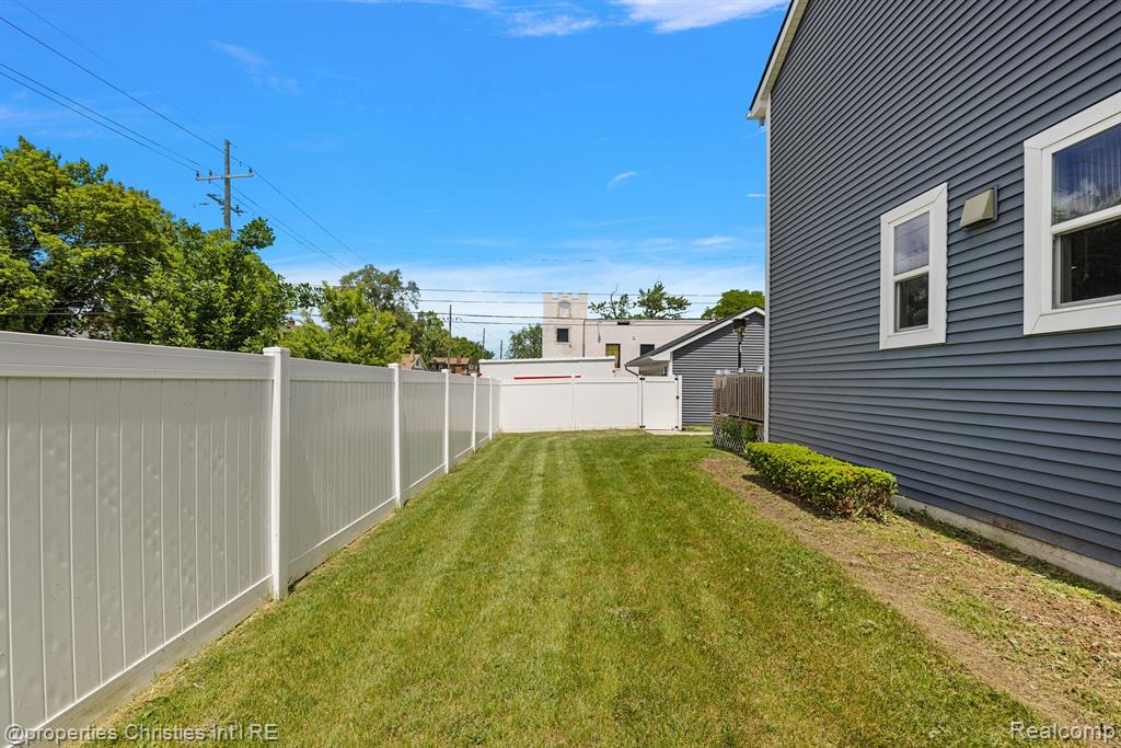 407 COLLEGE Street, Ferndale, MI 48220 — Photo 52
