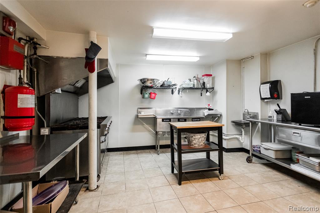 3442 McDougall Street, Detroit, MI 48207 — Photo 24