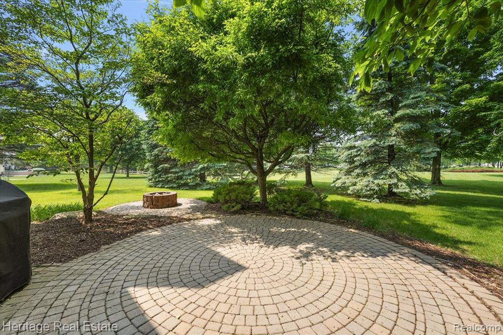 624 Glenmoor Drive, Oxford, MI 48371 — Photo 45