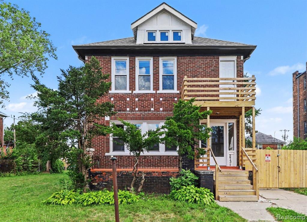 2731 Elmhurst Street - Photo 2