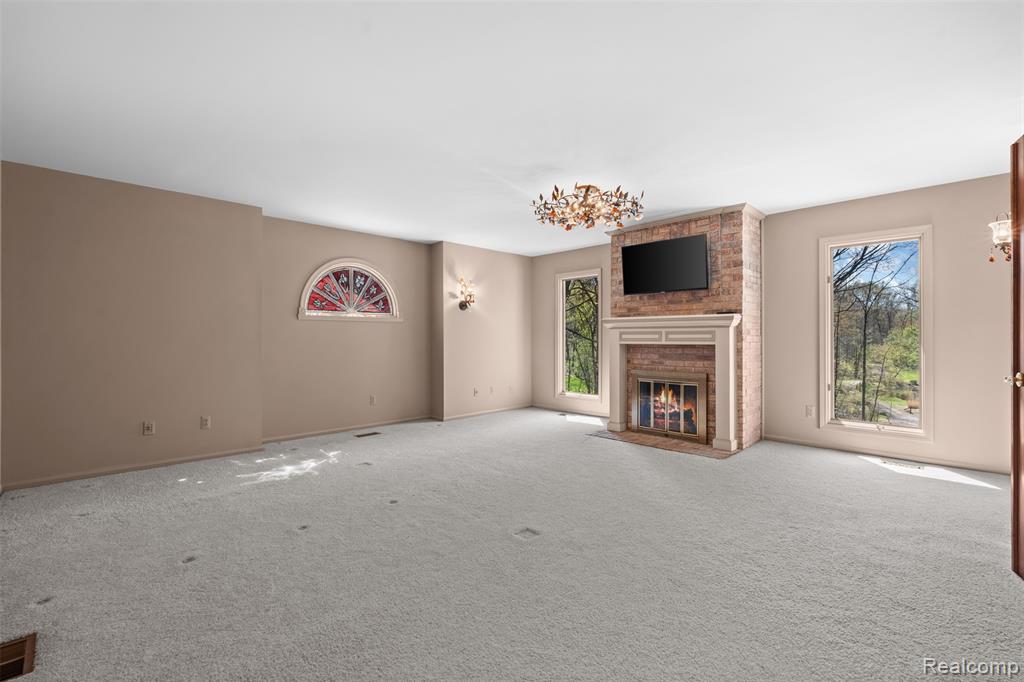 561 Valley Drive, Milford, MI 48381 — Photo 34