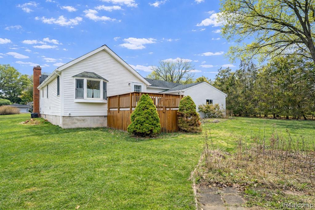 2190 W Maple Avenue, Flint, MI 48507 — Photo 5