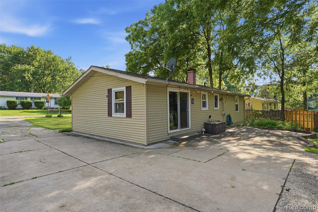 608 Snyder Road, Highland, MI — Photo 16