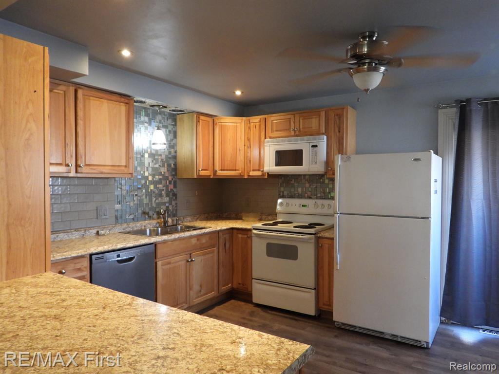 5522 PLEASANT Drive, Waterford, MI 48329 — Photo 10