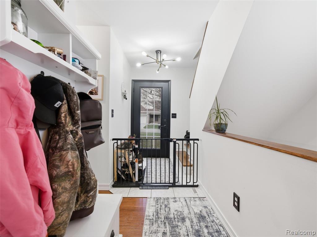 567 Greens Way Boulevard, Lapeer, MI 48446 — Photo 13