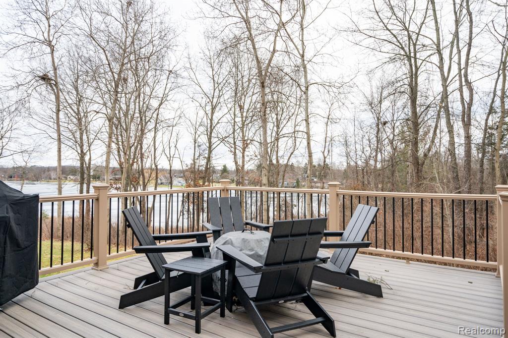 6751 Berry Pointe Drive, Clarkston, MI 48348 — Photo 42