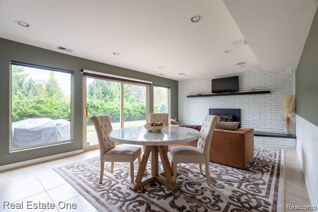 2728 DEVONSHIRE, Leonard, MI 48367 — Photo 29