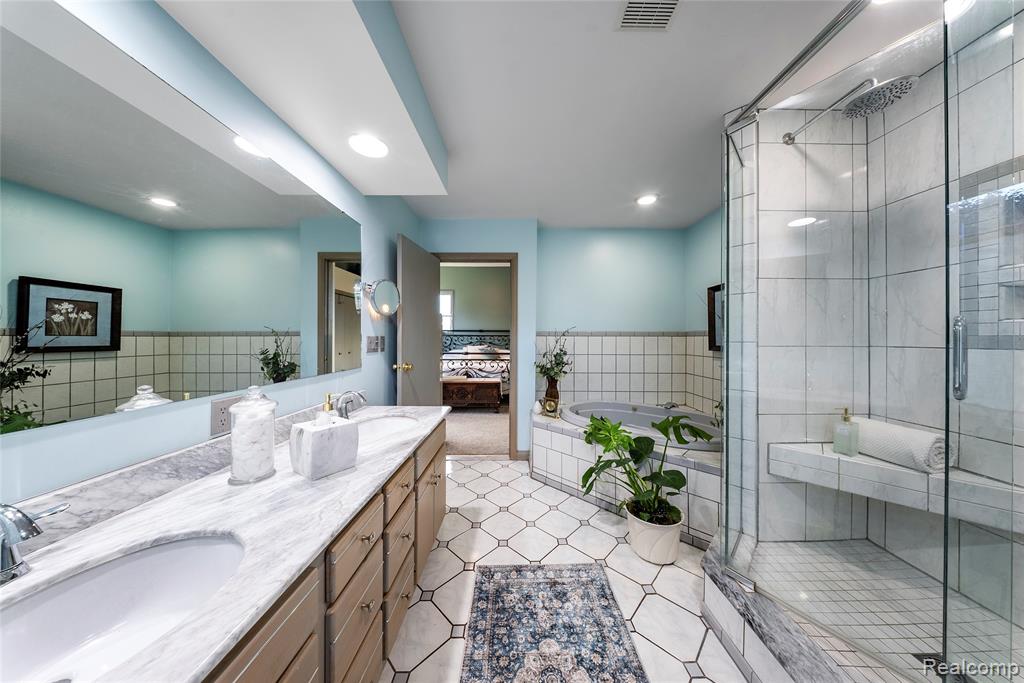 30500 Bayview Drive, Gibraltar, MI — Photo 25