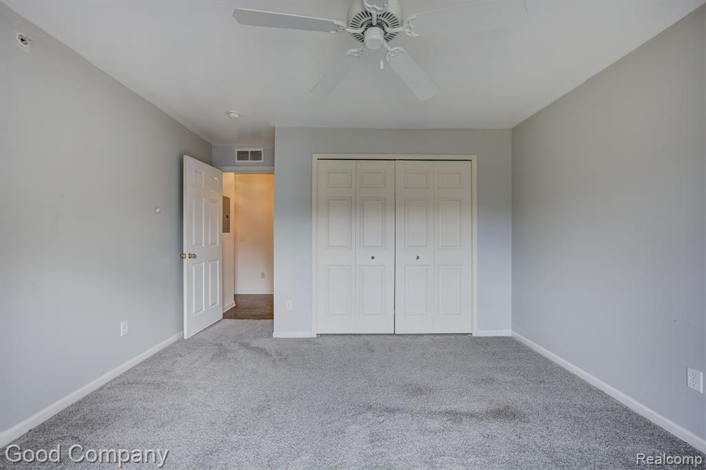 29567 NOTTINGHAM Circle, Livonia, MI 48152 — Photo 21