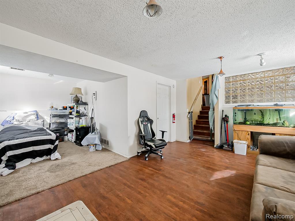 819 Woodingham Avenue, Waterford, MI 48328 — Photo 16