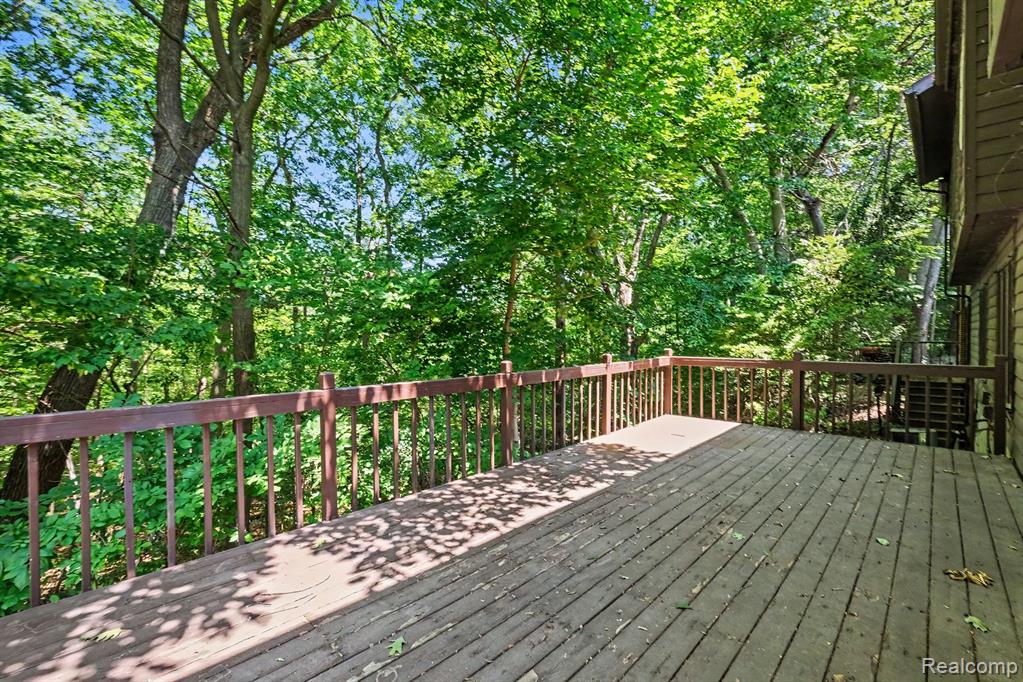 2056 Walden Court, Flint, MI 48532 — Photo 21