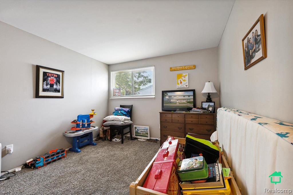 37675 Colonial Drive, Westland, MI — Photo 27