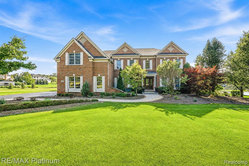 3812 S Shoreline Drive, Milford, MI 48381