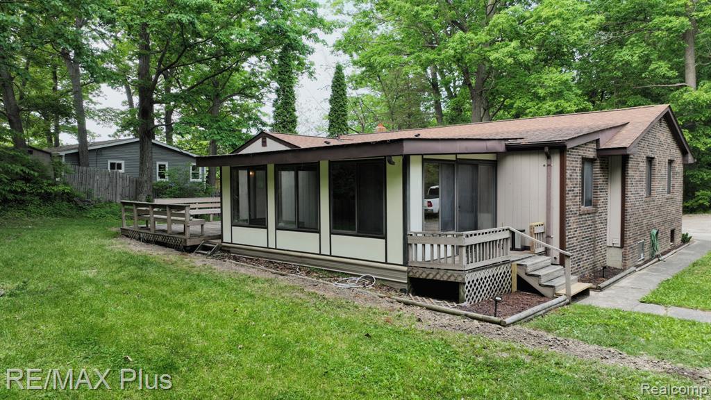 2047 Hickory Drive, Lapeer, MI 48446 — Photo 42
