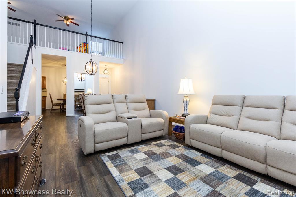 5726 Pinecroft Court, 44, Clawson, MI — Photo 9