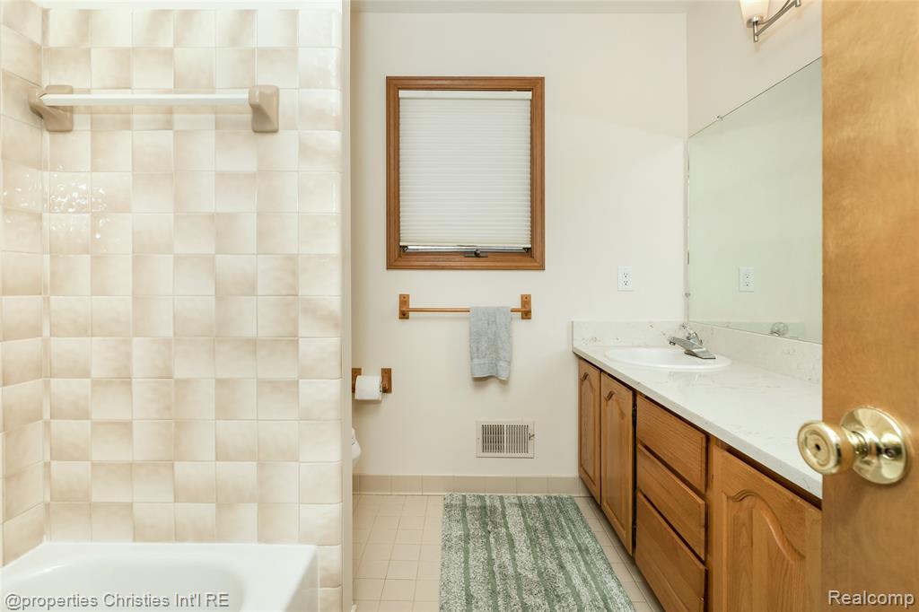 47192 Sanborn Drive, Macomb, MI 48044 — Photo 21