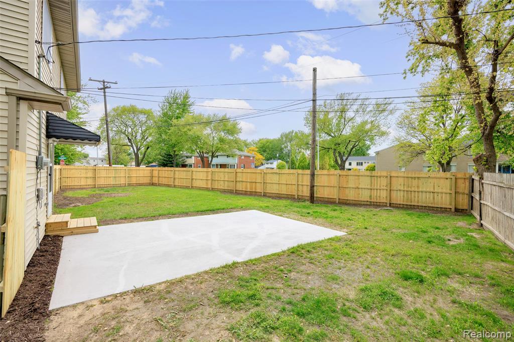 20505 Ridgemont Road, Harper Woods, MI 48225 — Photo 39
