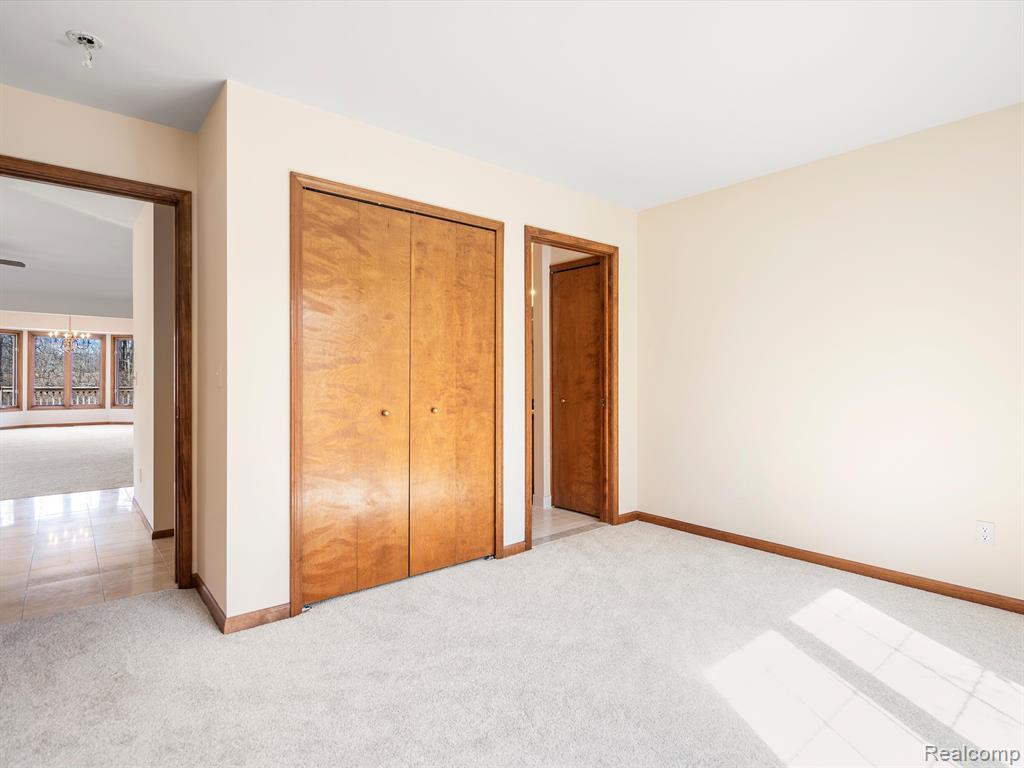 4738 MULBERRY WOODS Circle, Ann Arbor, MI 48105 — Photo 22