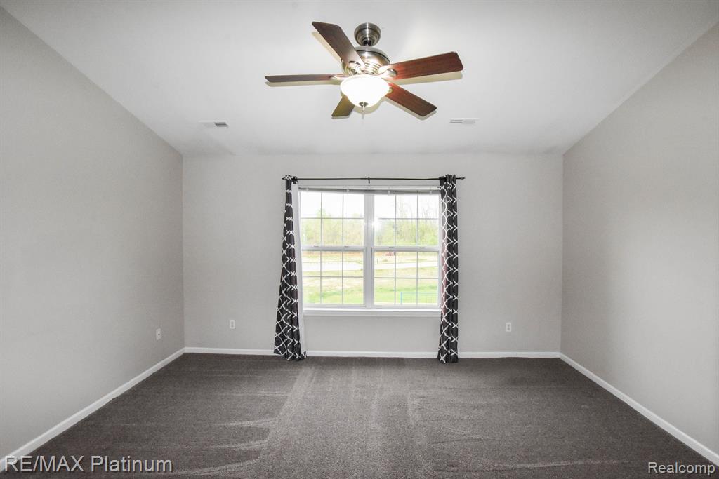 2180 KNOTTY PINE Trail, Howell, MI 48855 — Photo 19