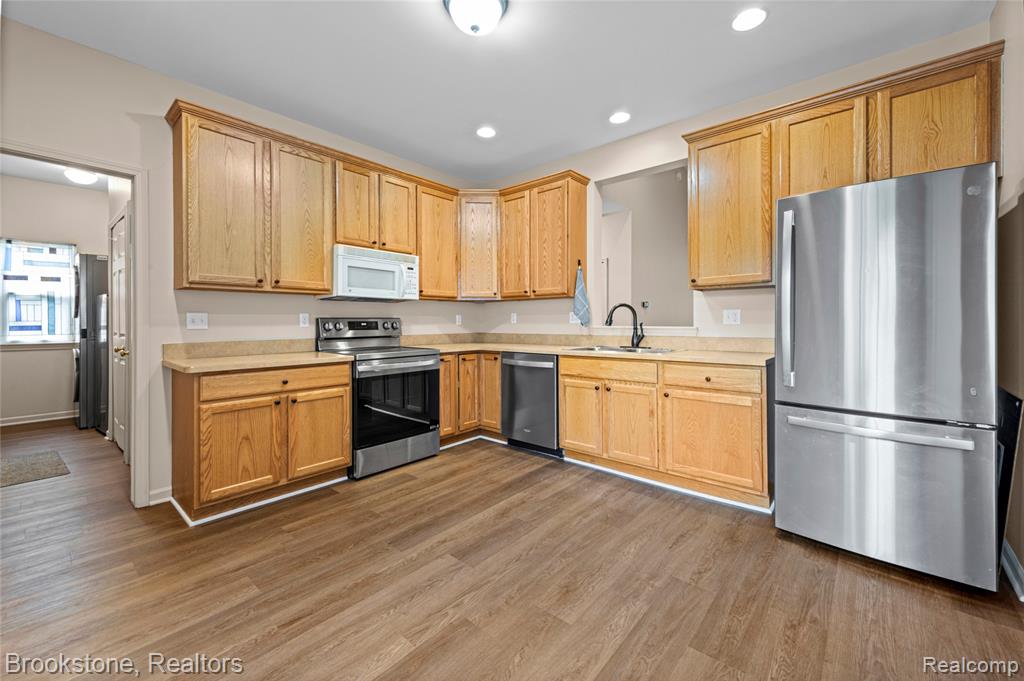 3568 Grove Lane, Auburn Hills, MI 48326 — Photo 5