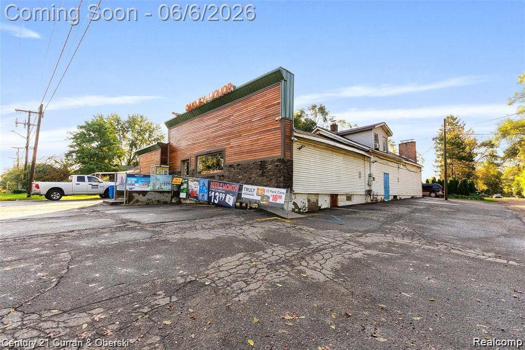 1215 W Oakley Park Road, Commerce Twp, MI 48390 — Photo 3
