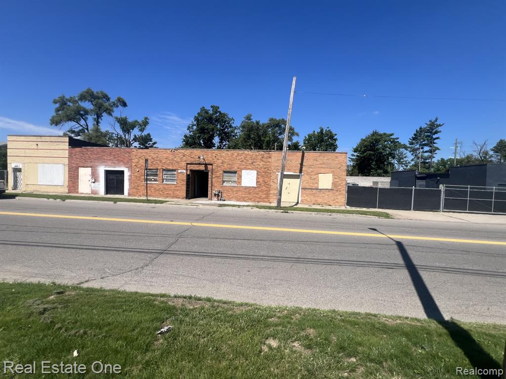 20237-20227 John R Street, Highland Park, MI 48203