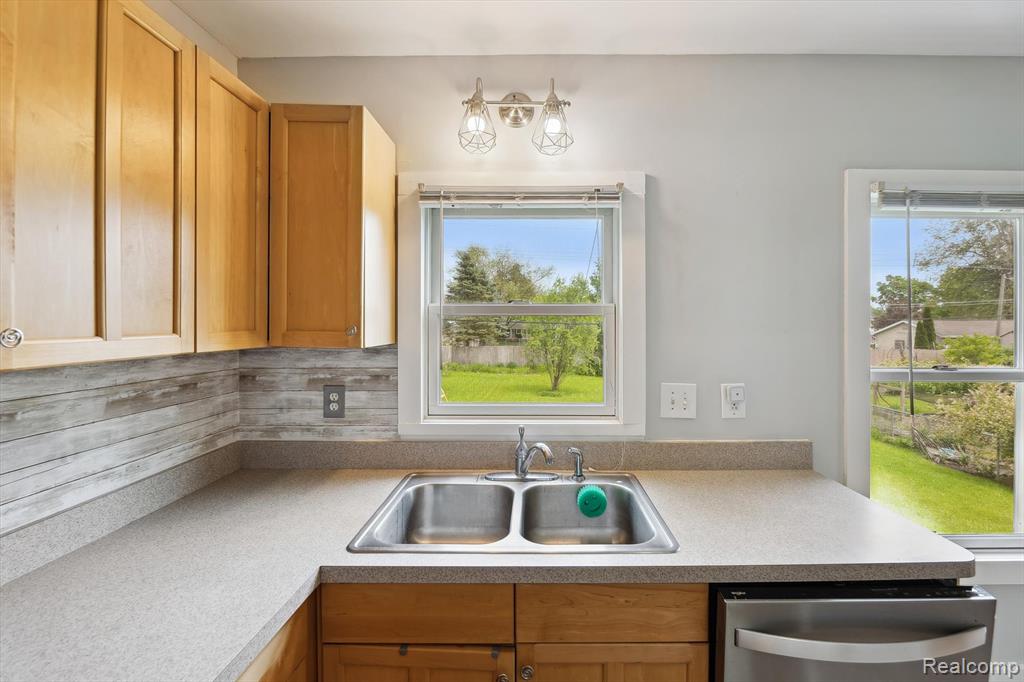 8084 Euclid, Salem, MI 48175 — Photo 13