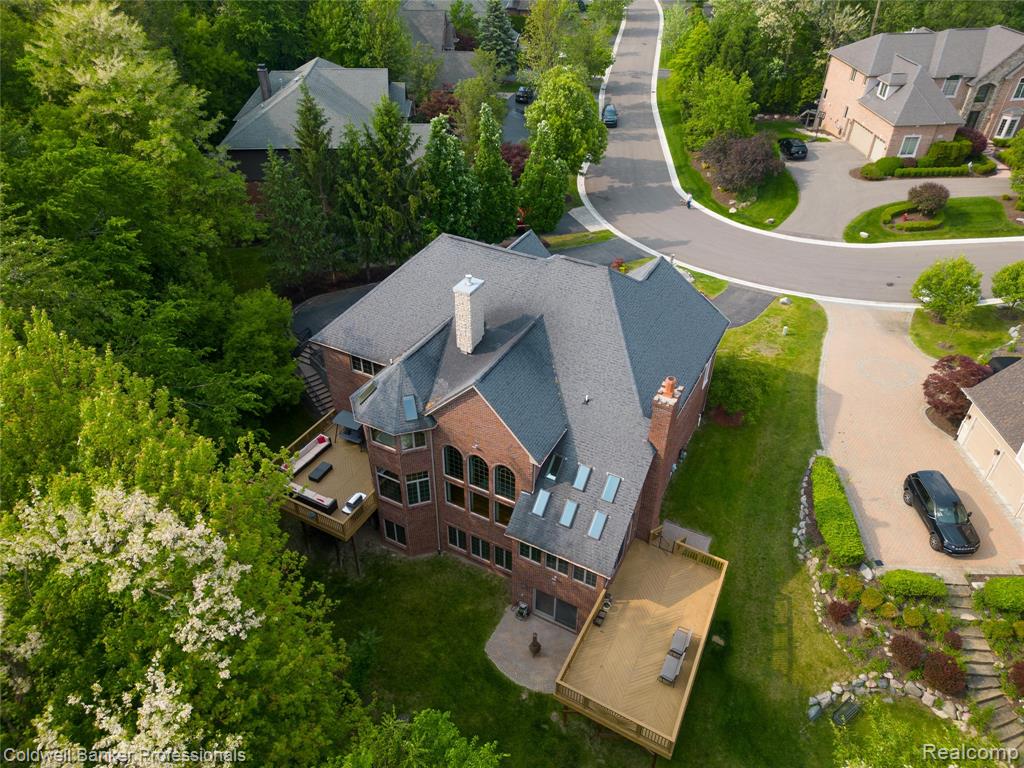 4546 Forest Edge Lane, West Bloomfield, MI 48323 — Photo 10