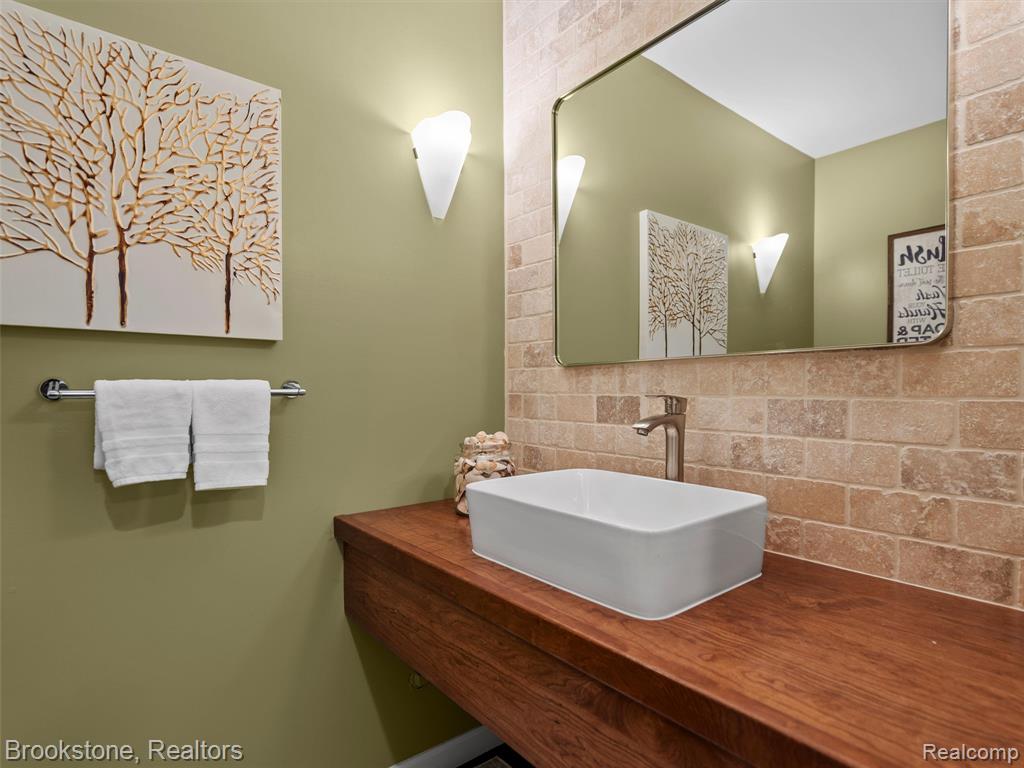 4820 Valley Vista Lane, Troy, MI 48098 — Photo 20