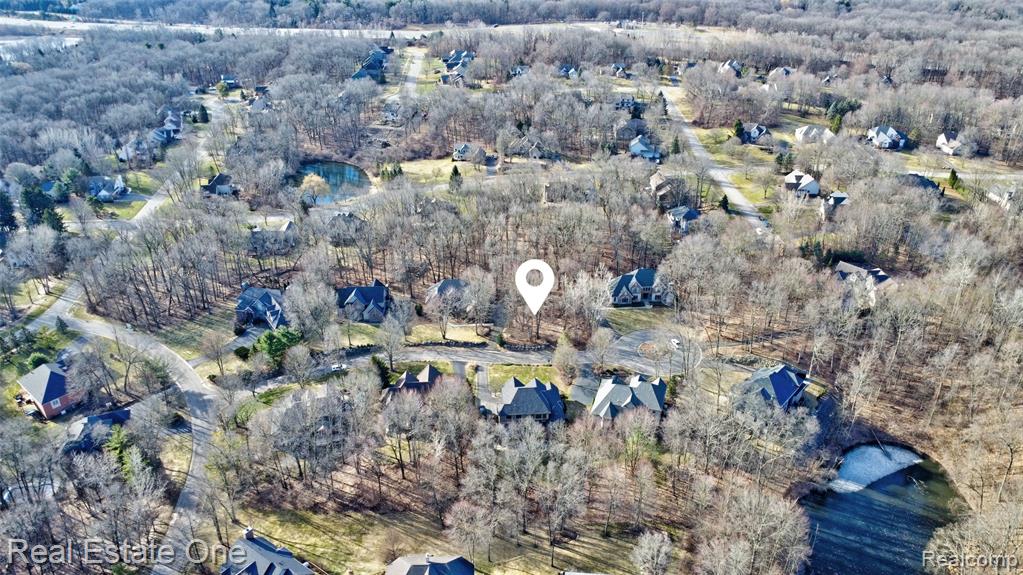 9889 Kingston Ridge, Clarkston, MI 48348 — Photo 11
