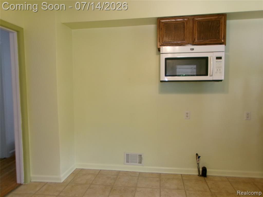 5620 Hipp Street, Dearborn Heights, MI 48125 — Photo 8