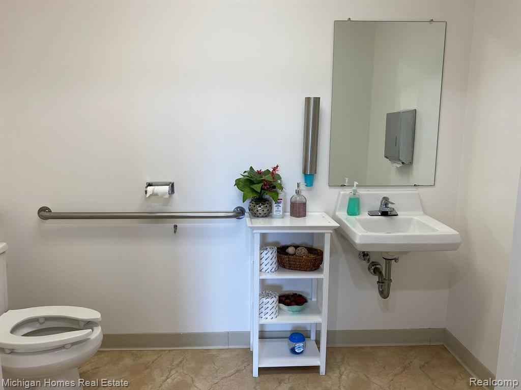 2290 E HILL Road, Grand Blanc, MI 48439 — Photo 14