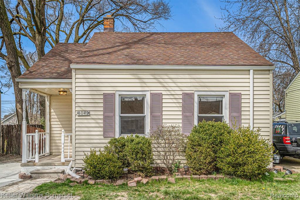 8043 Kaltz, Center Line, MI 48015 — front exterior