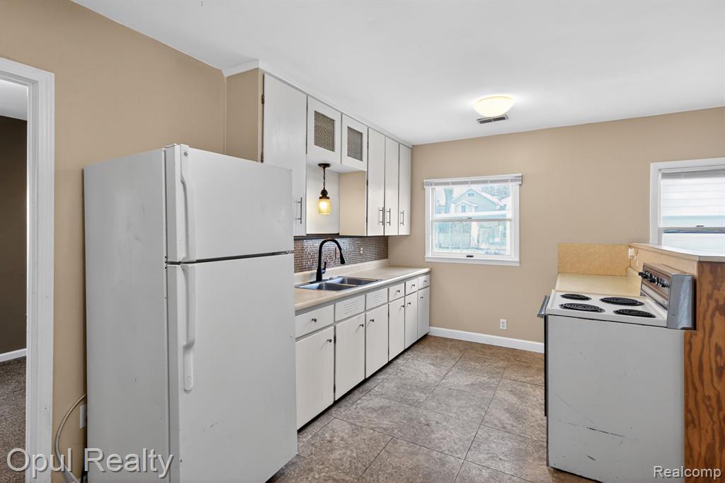 522 E Cavanaugh Road, Lansing, MI 48910 — Photo 6