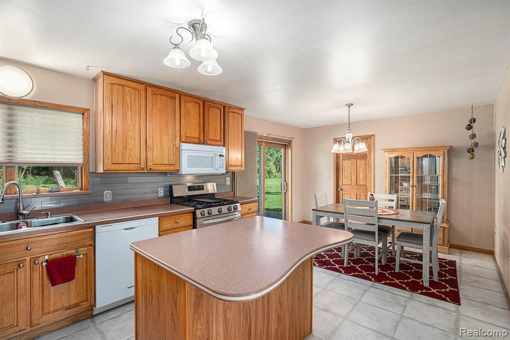6881 S Kingston Road, Clifford, MI 48727 — Photo 7